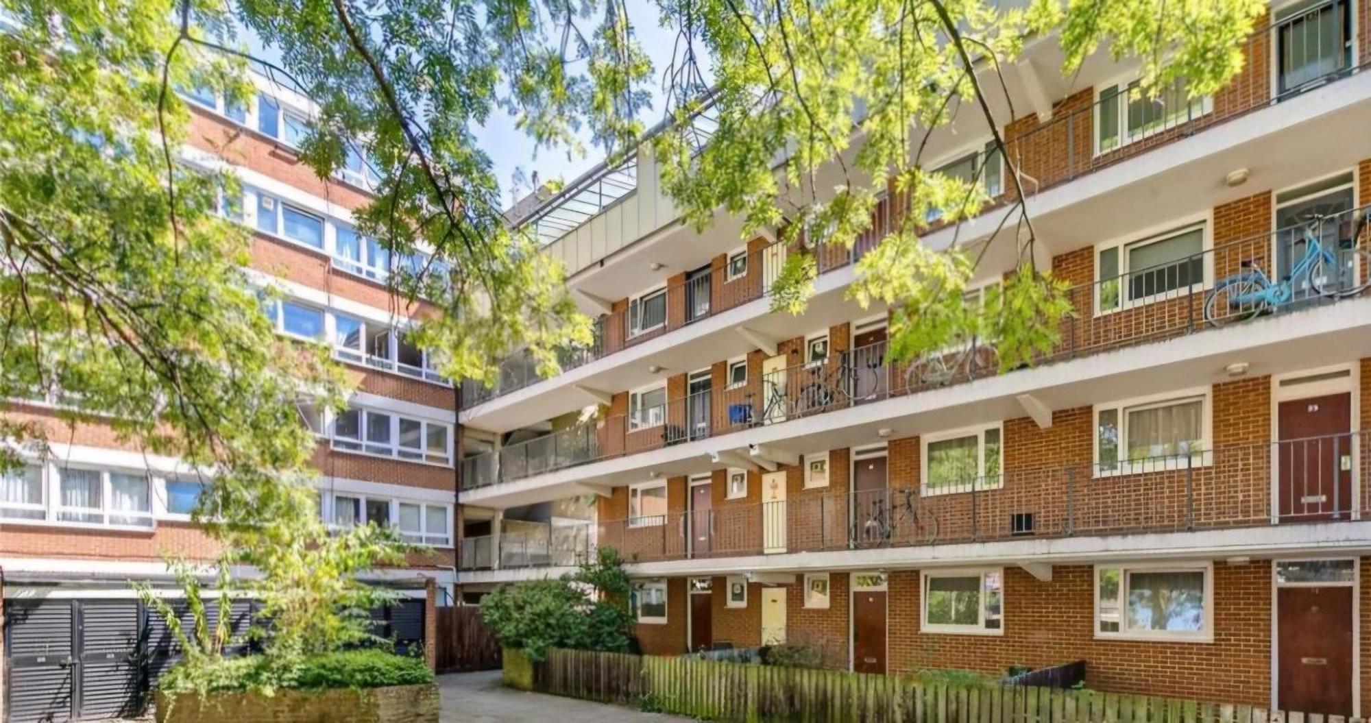 Bright And Spacious One Bedroom Apparment, Free Parking Londra Esterno foto